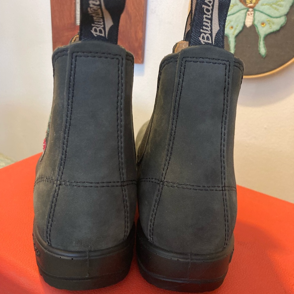 OOAK! Blundstone Classics #587 Leather Boots Women’s 8 Rustic Black Embroidered - Picture 5 of 11
